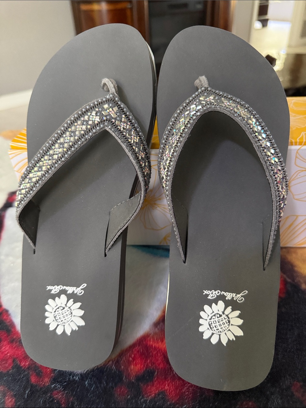 Yellow box Hemma Gray Sparkle Thong Sandals - Size 9
